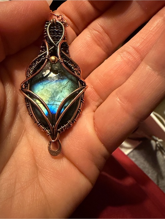 Hand Crafted Jewelry - NEW - Handwired Copper Labradorite Pendant Necklace - Blue Flash